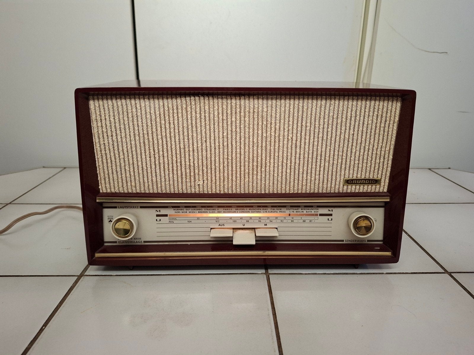Prachtige Grundig Vintage Buizenradio – Bieden, Ophalen