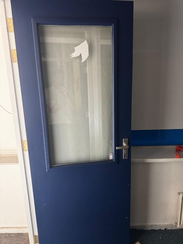 3 blauwe binnendeuren met groot glasvlak en beslag, Ophalen, 80 tot 100 cm, Binnendeur, Zo goed als nieuw