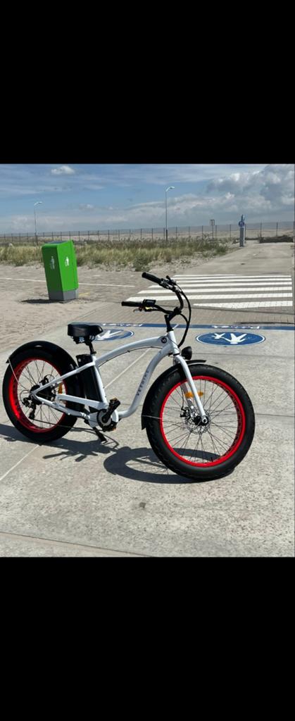 Fatbike E-bike met 250W motor en 80km actieradius, Overige merken, Ophalen of Verzenden, Zo goed als nieuw, 51 tot 55 cm
