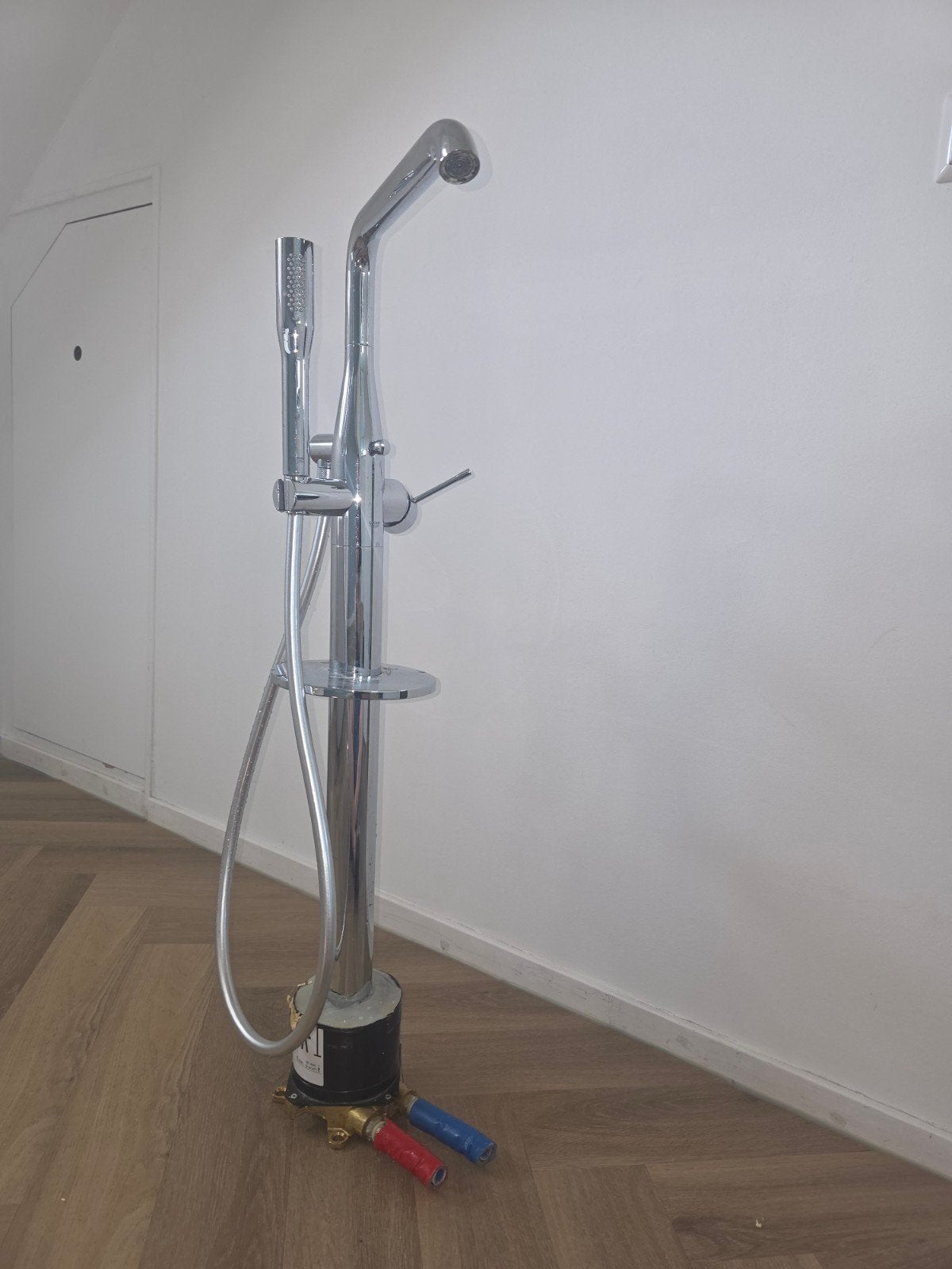 Grohe Essence vrijstaande badkraan, inbouwelement inbegrepen, Doe-het-zelf en Verbouw, Sanitair, Nieuw, Bad, Ophalen