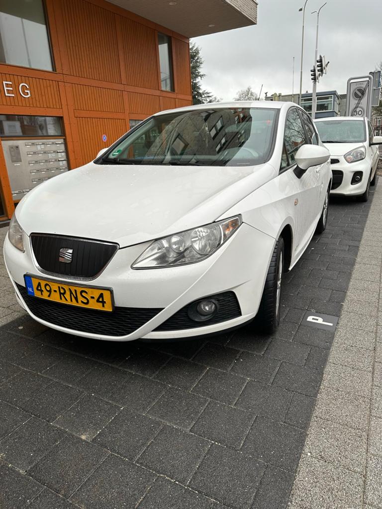 Seat Ibiza 1.2 TDI 55KW Ecomotive 2011 Wit, Auto's, Voorwielaandrijving, 74 pk, 1199 cc, 96 €/maand