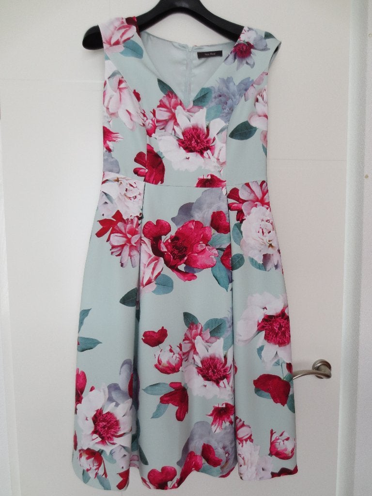 Vera Mont jurk / cocktail jurk met petticoat.  Maat 40, Maat 38/40 (M), Cocktailjurk, Ophalen of Verzenden, Zo goed als nieuw