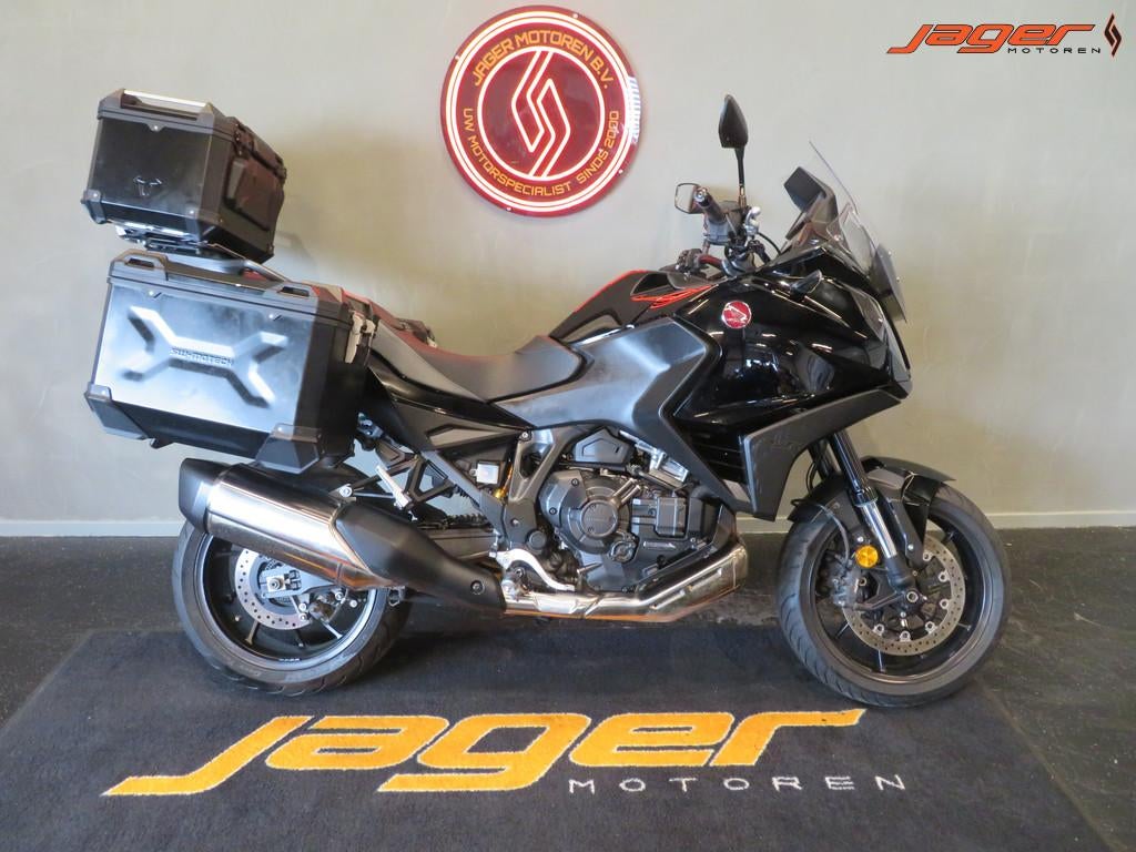 Honda NT 1100 DCT ZEER FRAAI! KOFFERS (bj 2022), Bedrijf, Toermotor, 1084 cc