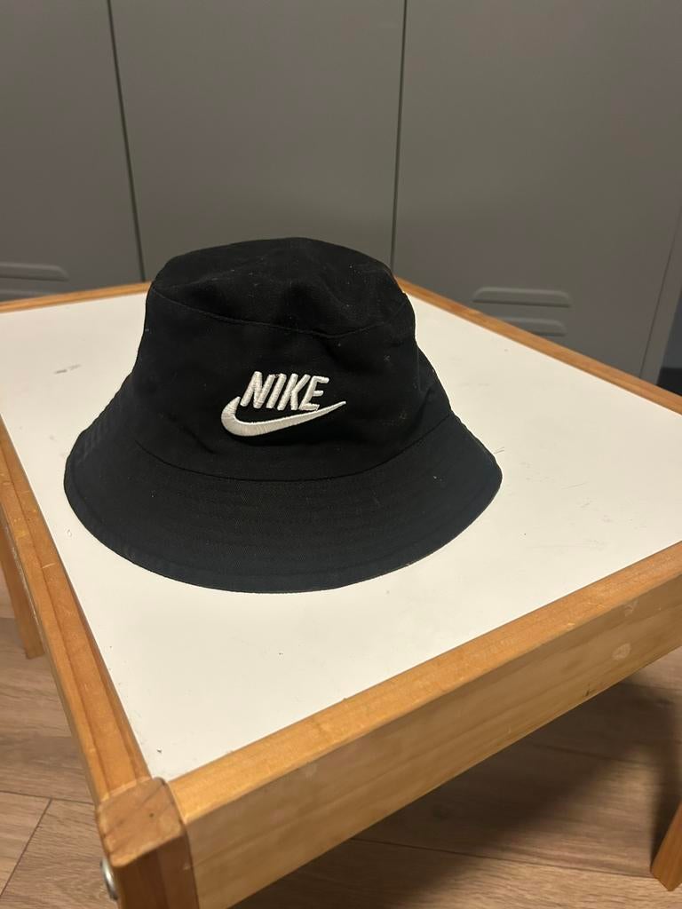 Nike bucket hat zwart – nette staat, Kleding | Heren, Hoeden en Petten, Ophalen of Verzenden, Gedragen, One size fits all, Hoed
