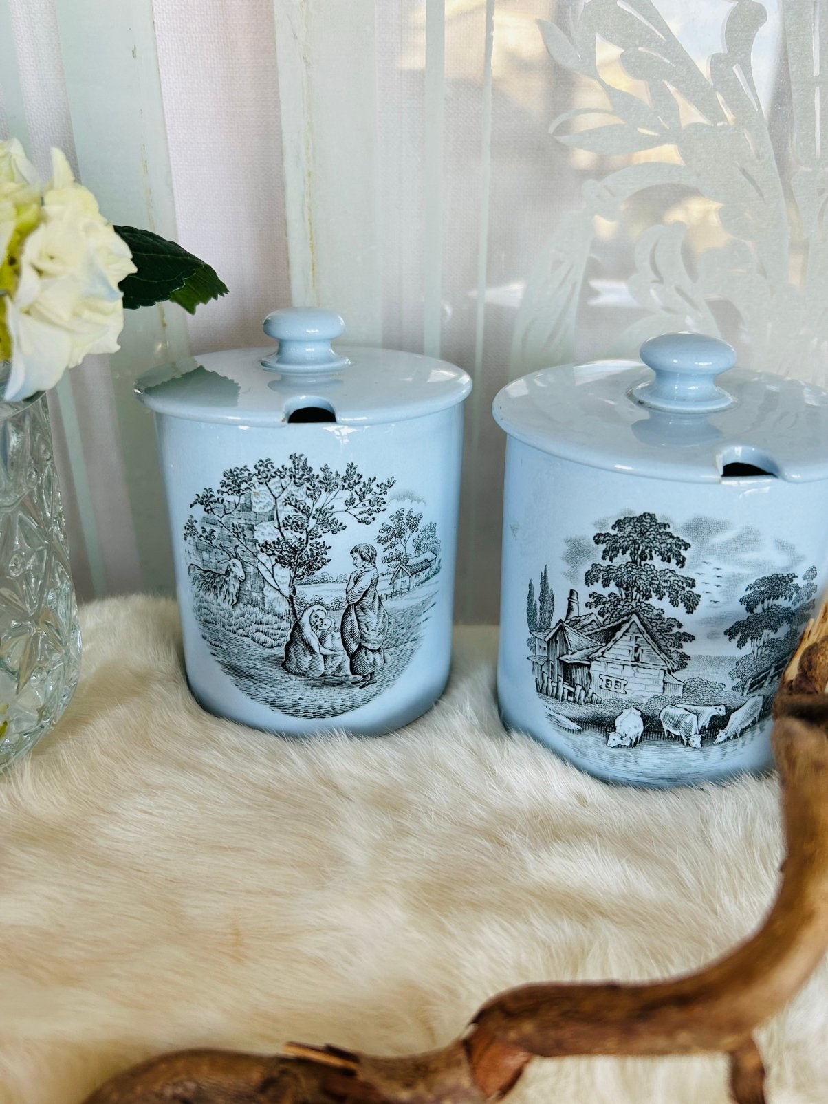 Spode Victorian drie delige kaptafel set in lichtblauw, Ophalen