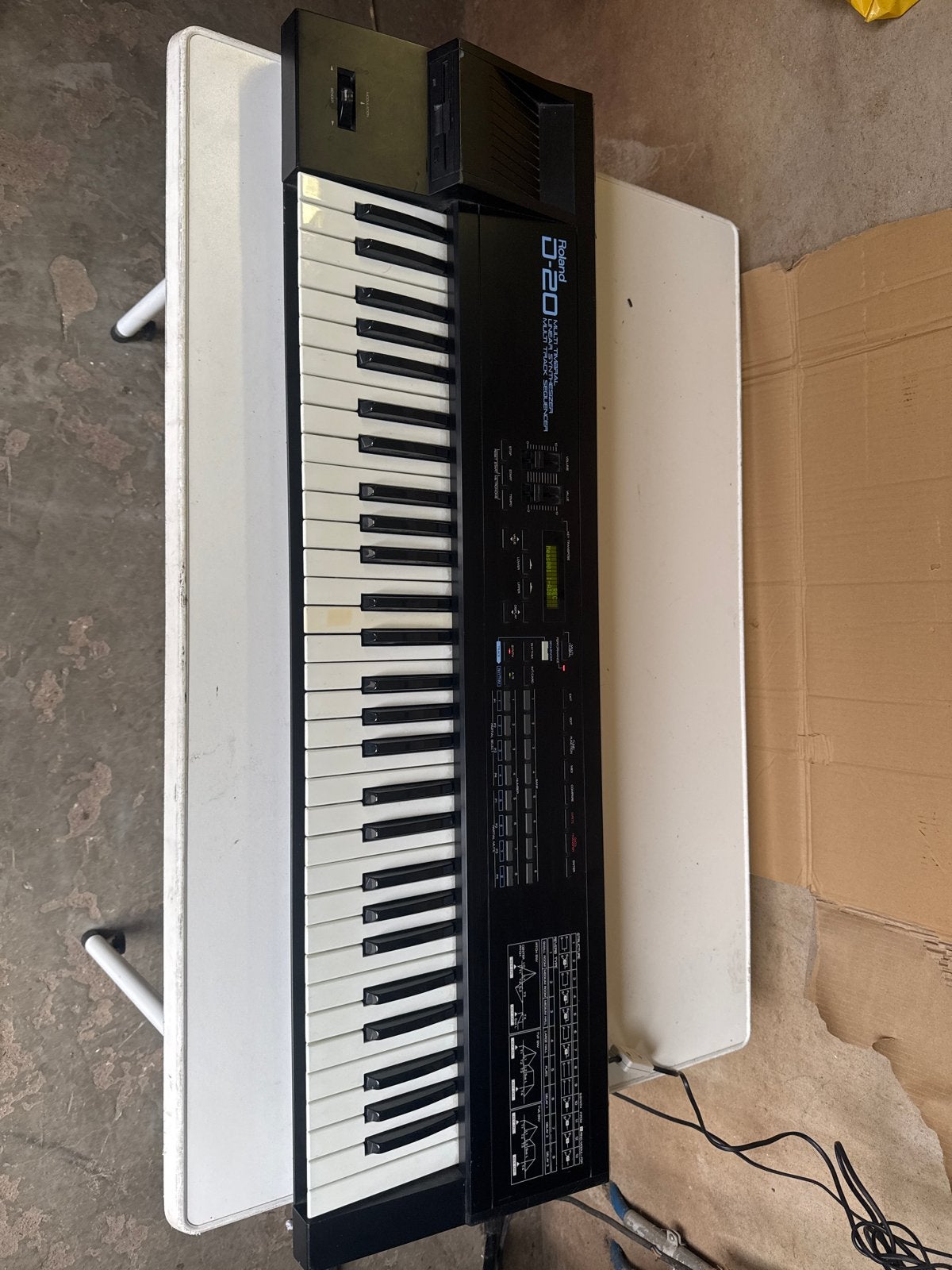 Roland D-20 Synthesizer - Vintage Keyboard met Floppy Drive, Roland, Ophalen of Verzenden, Met midi-aansluiting, 61 toetsen