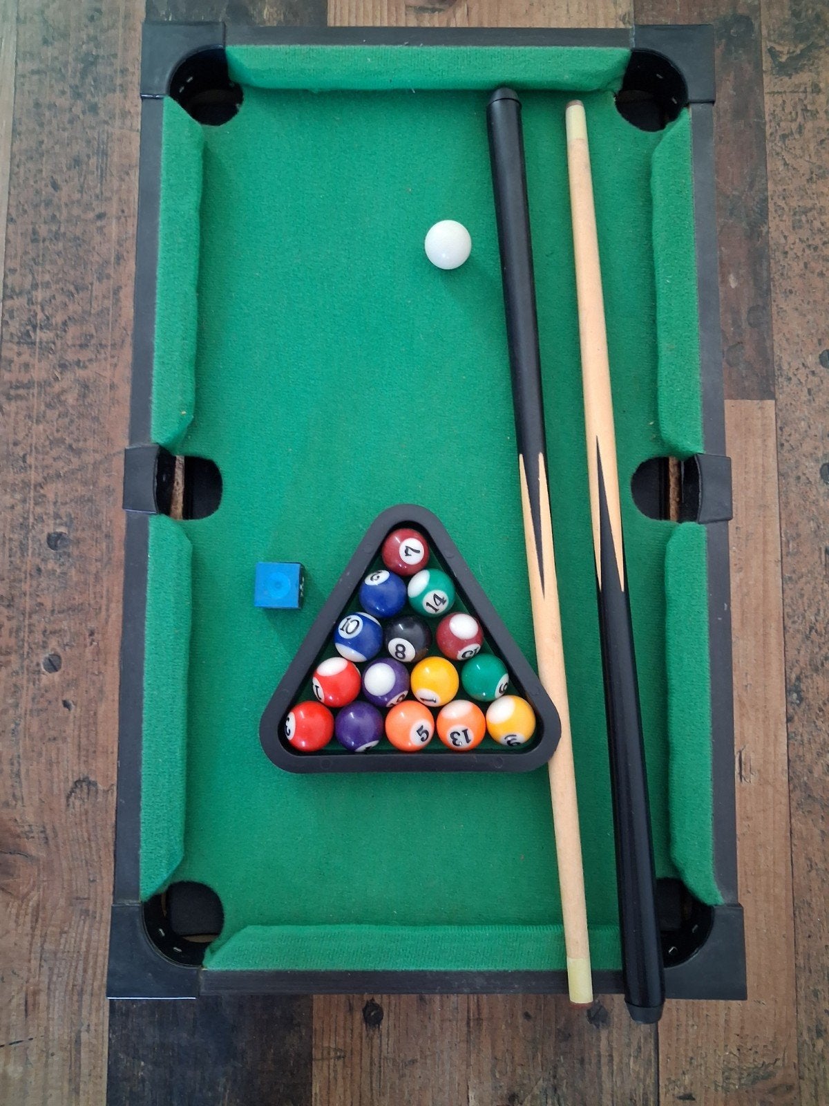 Mini pooltafel met keuen en ballen, Ophalen, Gebruikt, Pooltafel