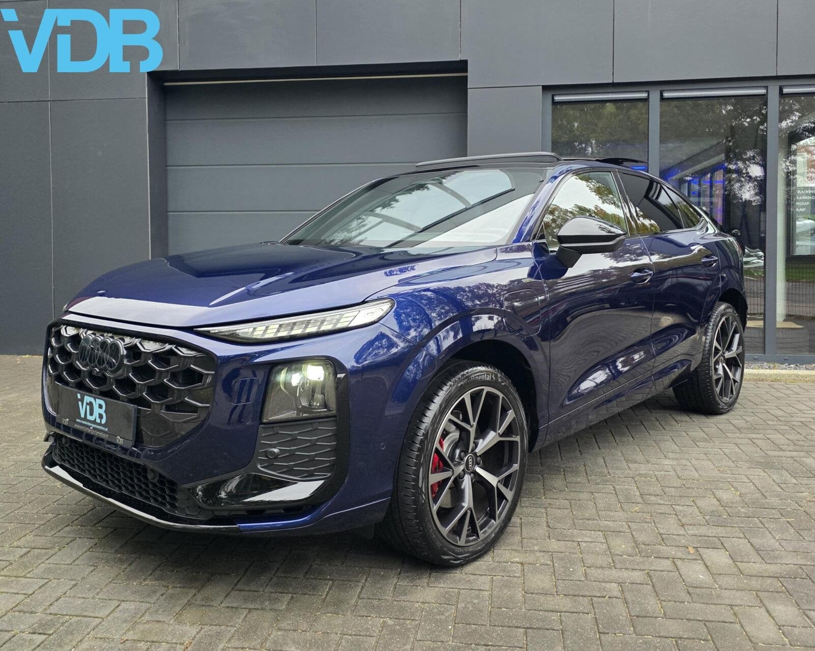 Audi Q3 Sportback E-HYBRID 272PK S-Line MEMORY 360 PANO VOL!, Dealer onderhouden, 1800 kg, 1498 cc, 4 cilinders