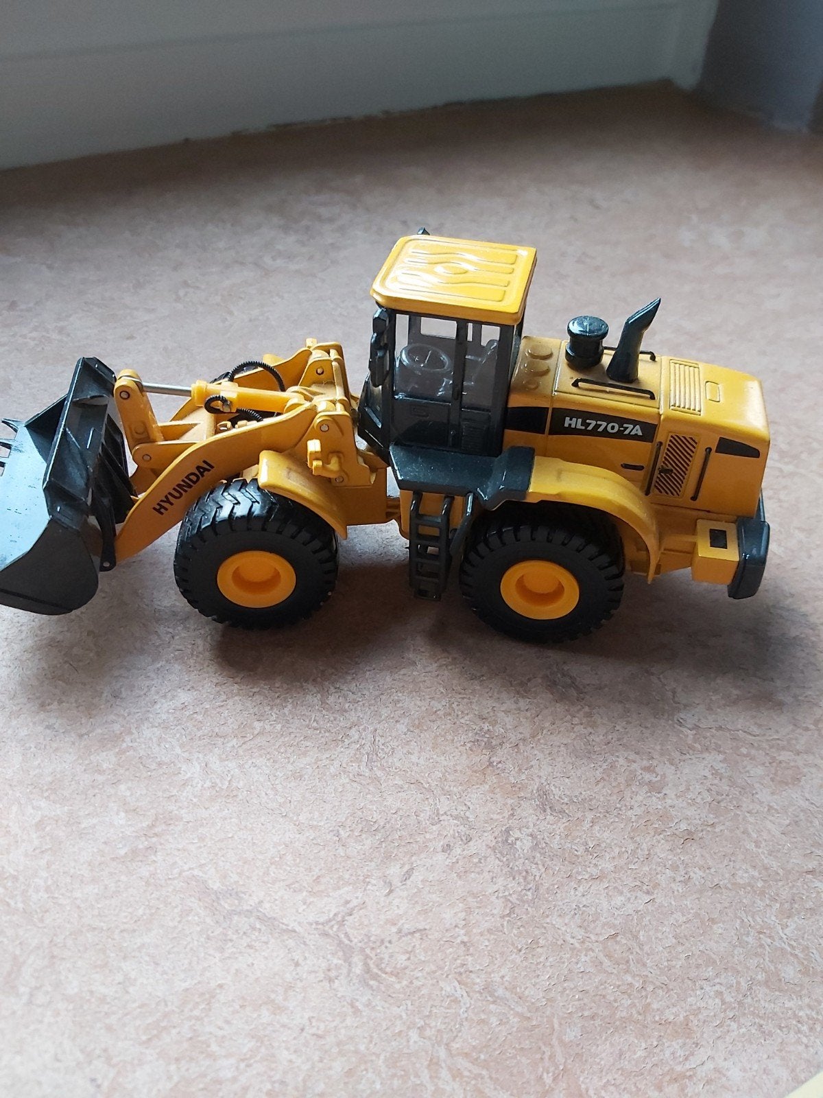 Hyundai HL770-7A hydraulische wiellader in OVP schaal 1/40, Ophalen of Verzenden, Nieuw, Overige typen