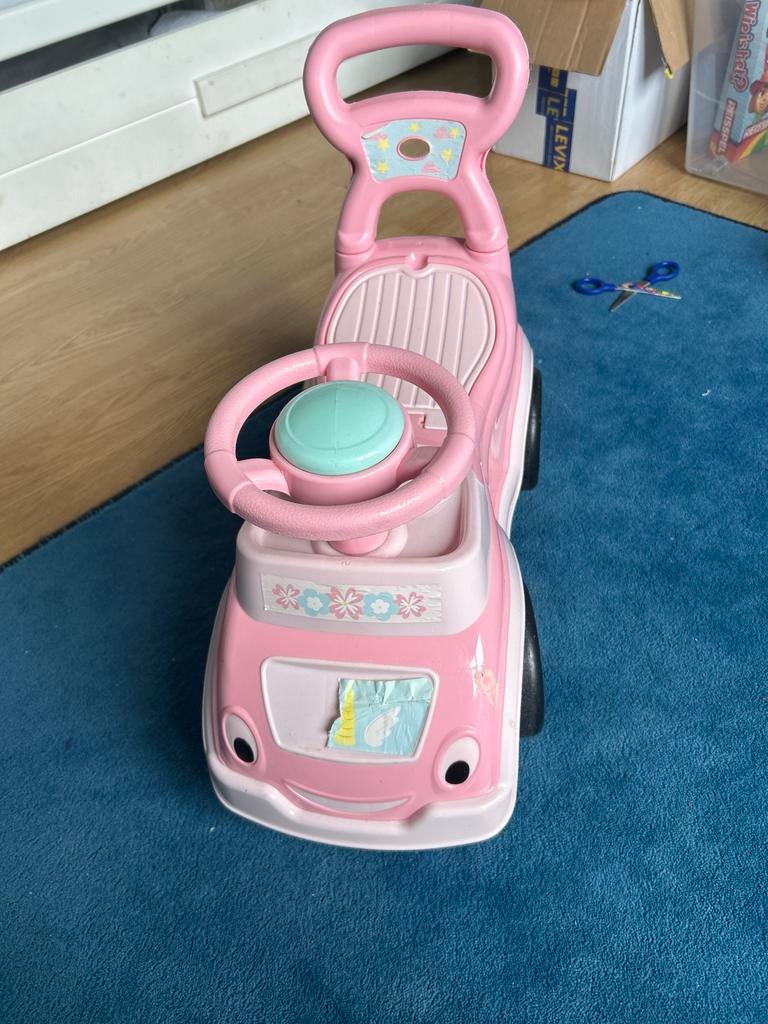Roze loopauto voor kinderen, Kinderen en Baby's, Speelgoed | Buiten | Voertuigen en Loopfietsen, Ophalen, Zo goed als nieuw