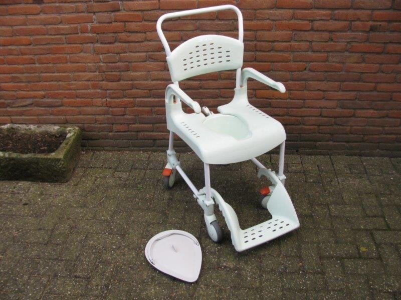 Etac po - douchestoel in hele mooie staat met garantie, Diversen, Verpleegmiddelen, Ophalen, Zo goed als nieuw