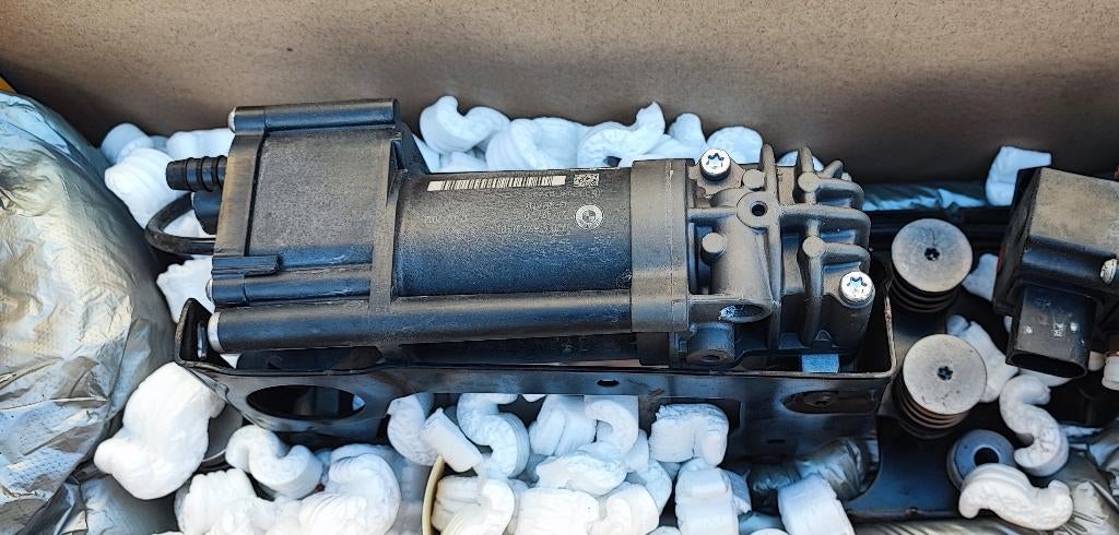 BMW WABCO Luchtvering Compressor F11 F07 met klep, Auto-onderdelen, Ophanging en Onderstel, Ophalen of Verzenden, Gebruikt, BMW