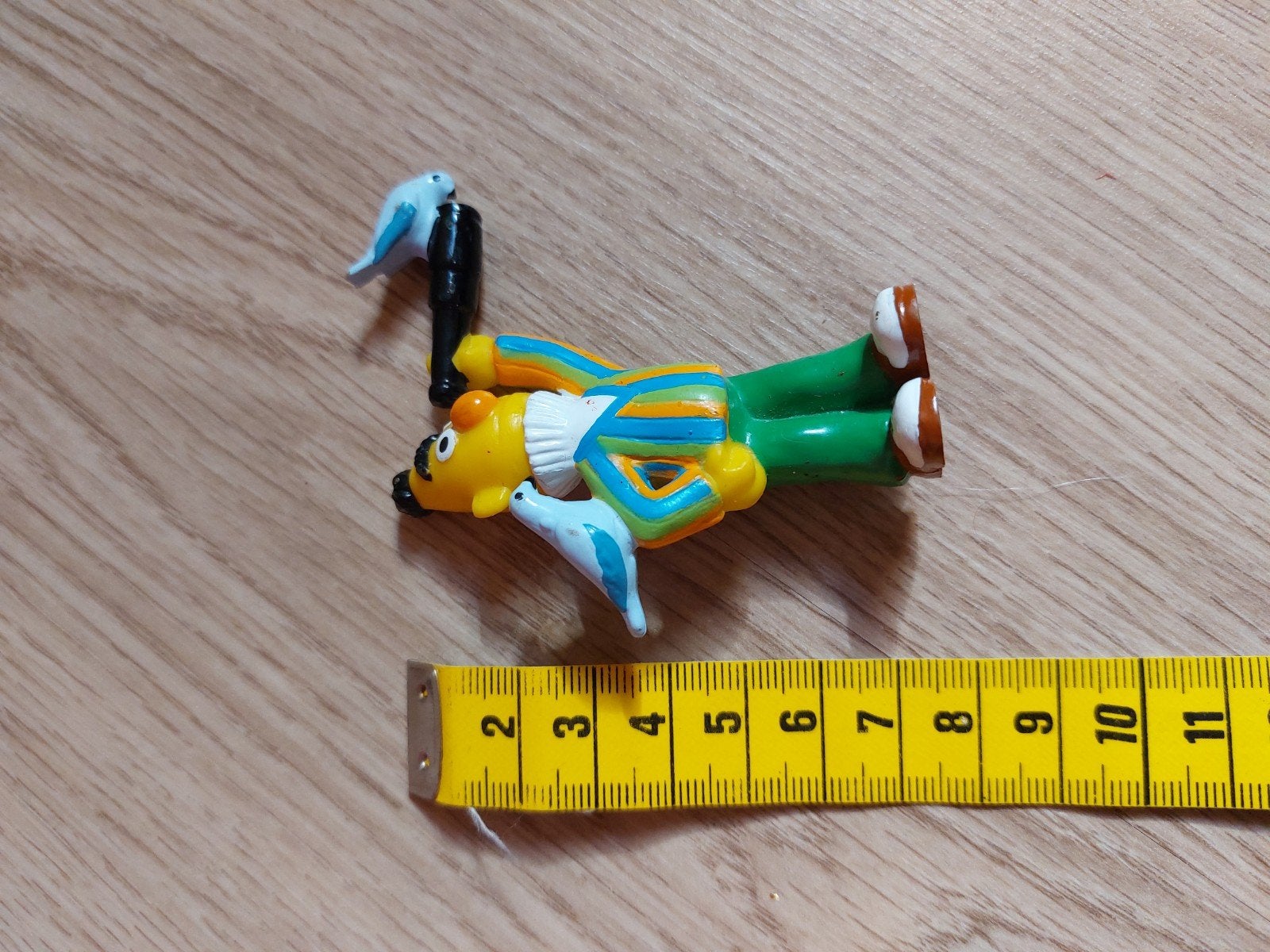 Sesamstraat Bert poppetje met duiven, Verzamelen, Poppetjes en Figuurtjes, Ophalen of Verzenden