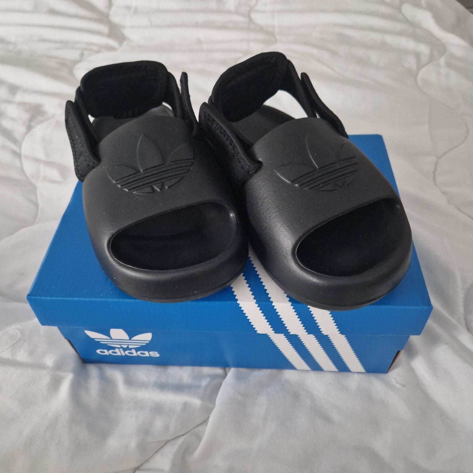 NIEUWE ADIDAS KINDERSANDAAL MT 28  VOOR 35 EURO, Kinderen en Baby's, Ophalen of Verzenden, Nieuw, Jongetje of Meisje, Schoentjes