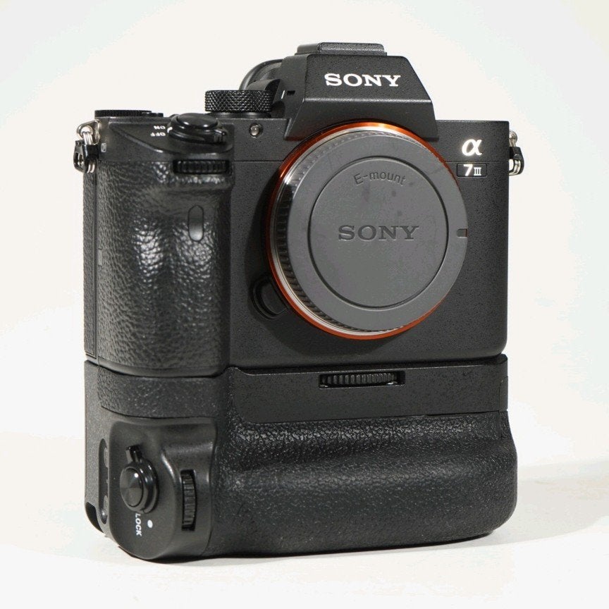Sony A7III met grip, Audio, Tv en Foto, Fotocamera's Digitaal, Ophalen, Zo goed als nieuw, 24 megapixels, Sony