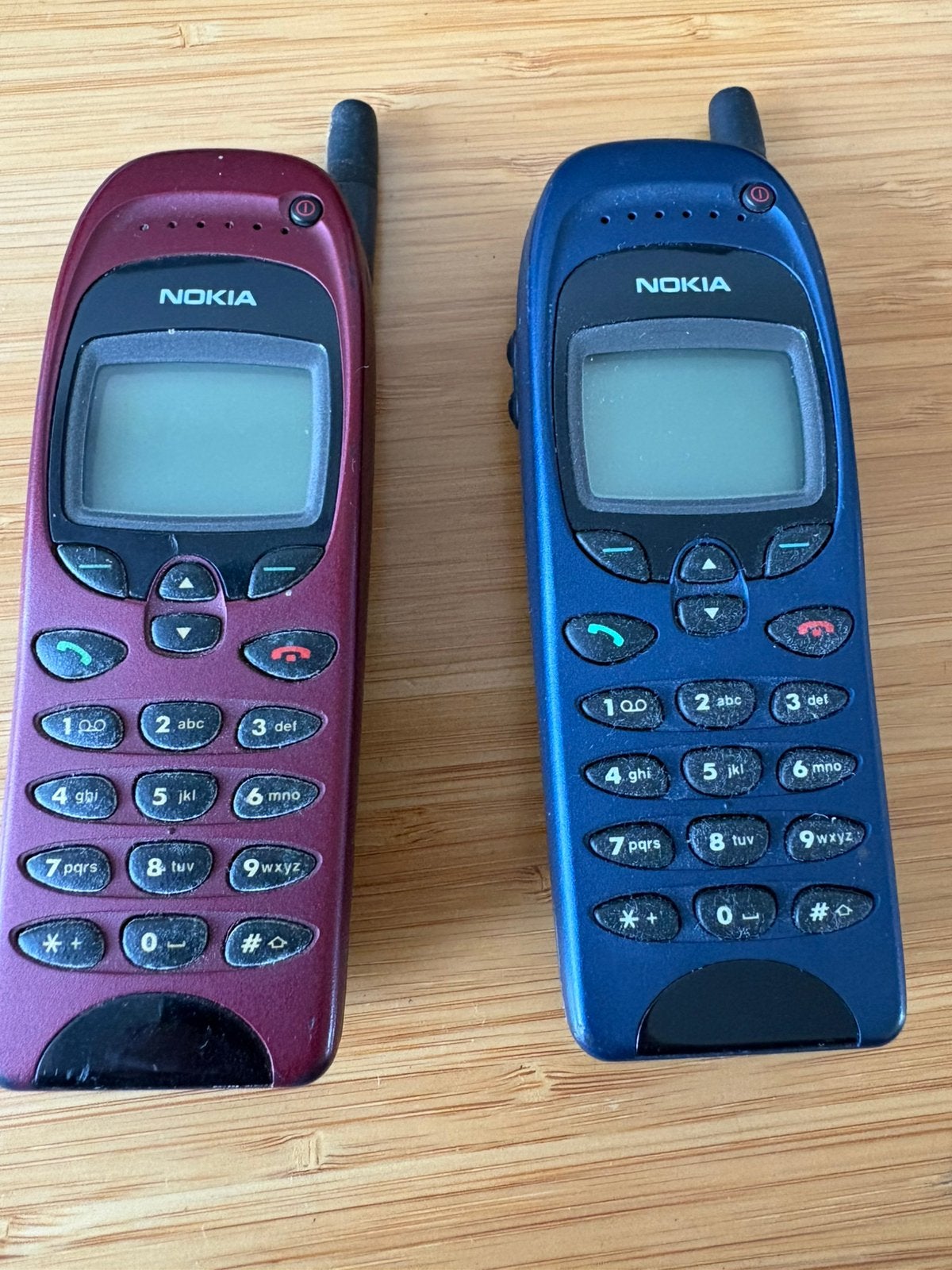 Nokia 6150 blauw en rood, Telecommunicatie, Mobiele telefoons | Nokia, Ophalen, Zo goed als nieuw, Blauw