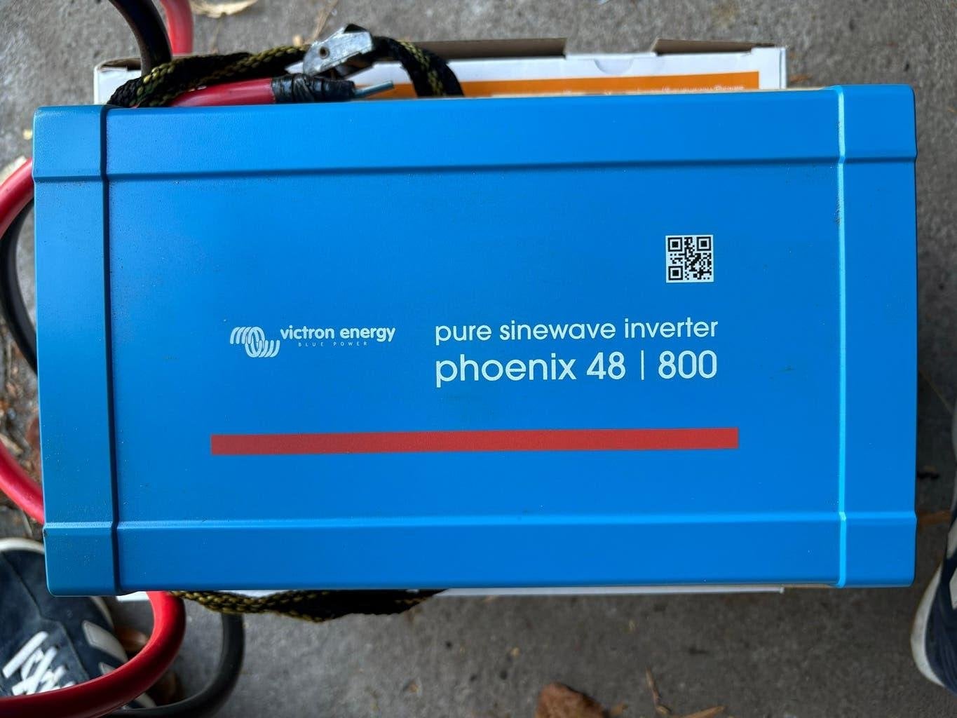 Victron Phoenix 48 | 800 Omvormer - ALS NIEUW - 1 x gebr., Ophalen of Verzenden, Zo goed als nieuw