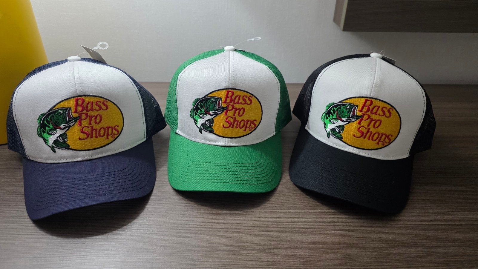 Bass Pro Shops trucker cap/pet uit de USA geborduurd NIEUW, Kleding | Heren, Hoeden en Petten, Ophalen of Verzenden, Nieuw, One size fits all