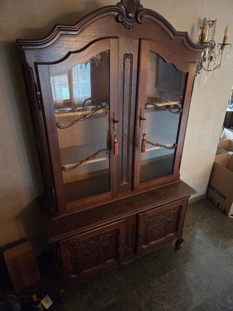 Klassieke vitrinekast / buffetkast – Louis XV stijl, Ophalen