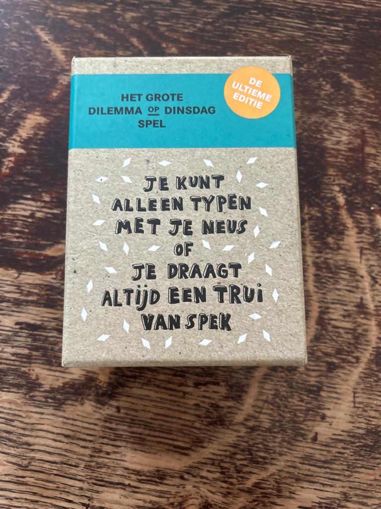 Het Grote Dilemma op Dinsdag Spel - Ultieme Editie, Drie of vier spelers, Ophalen of Verzenden, Zo goed als nieuw