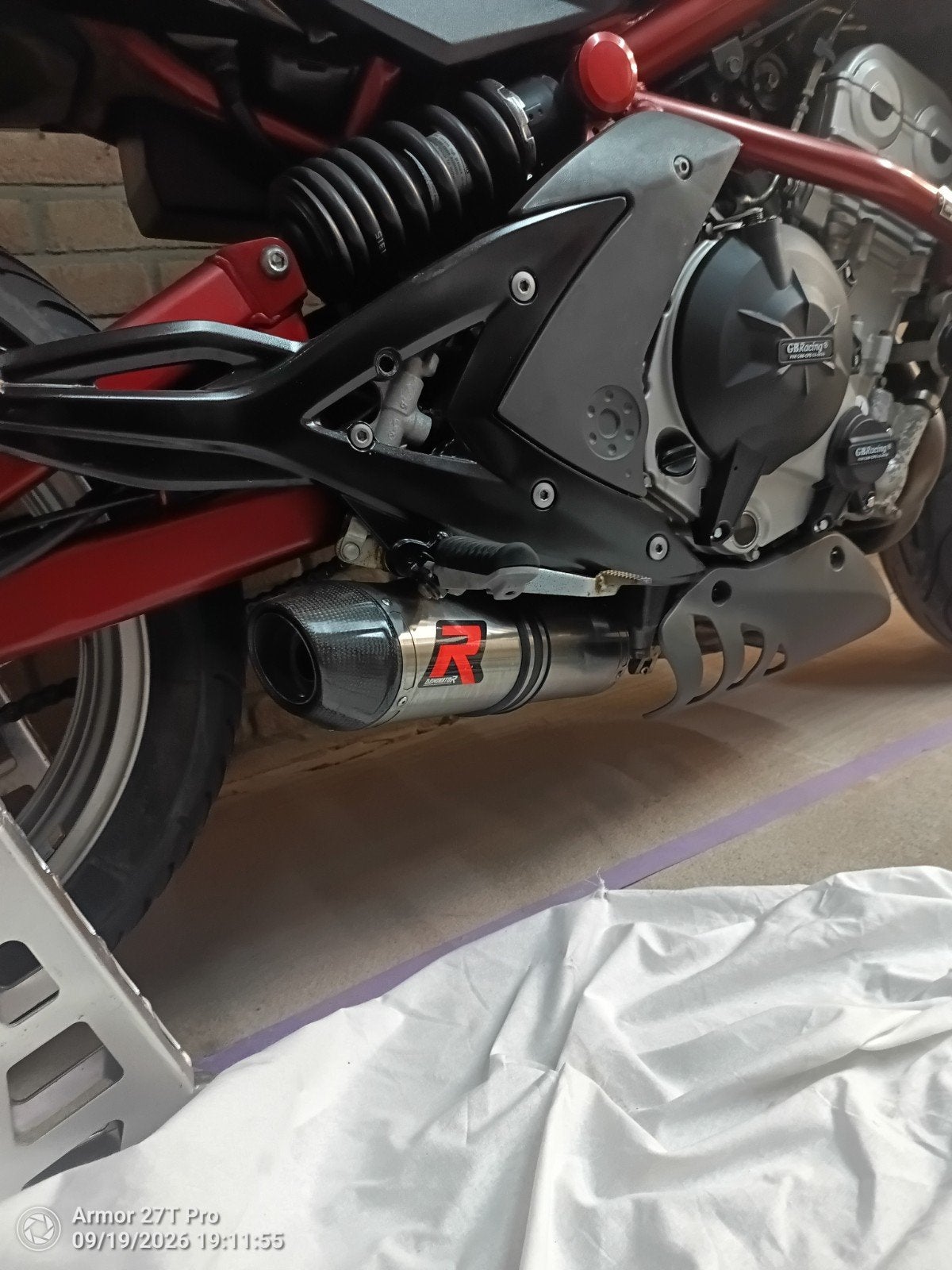 dominator slip on voor kawasaki er6n, Ophalen