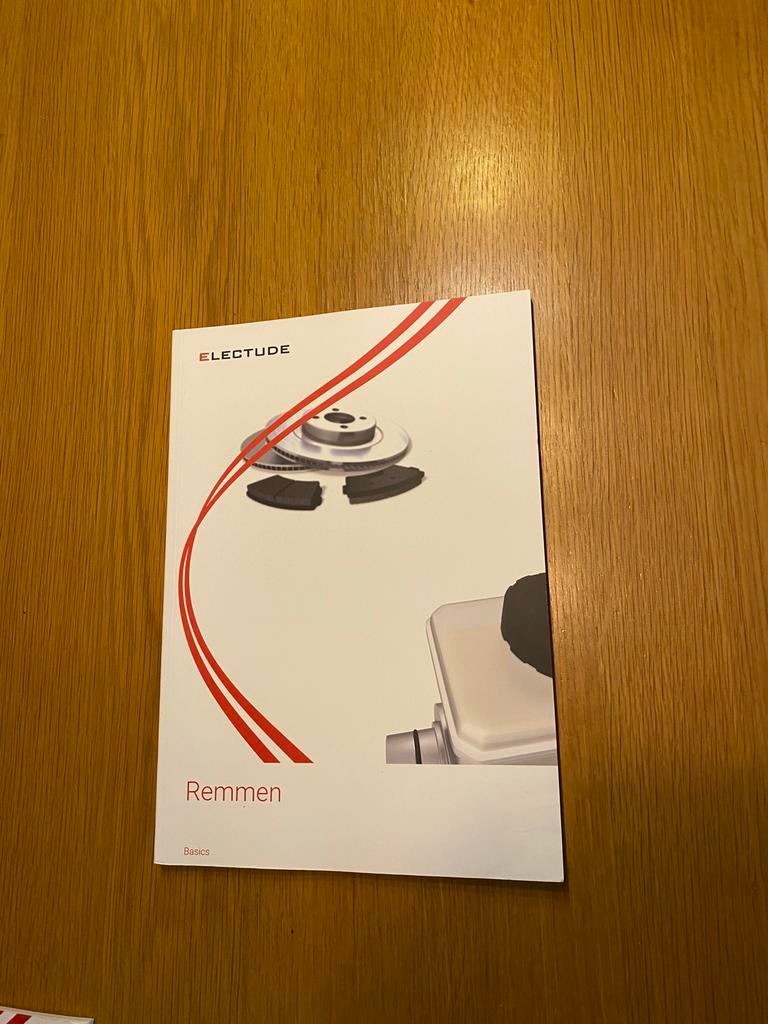 Electude Basics Boeken: Remmen, Carrosserie, Accu & Laadsyst, Ophalen of Verzenden, Zo goed als nieuw, Overige niveaus