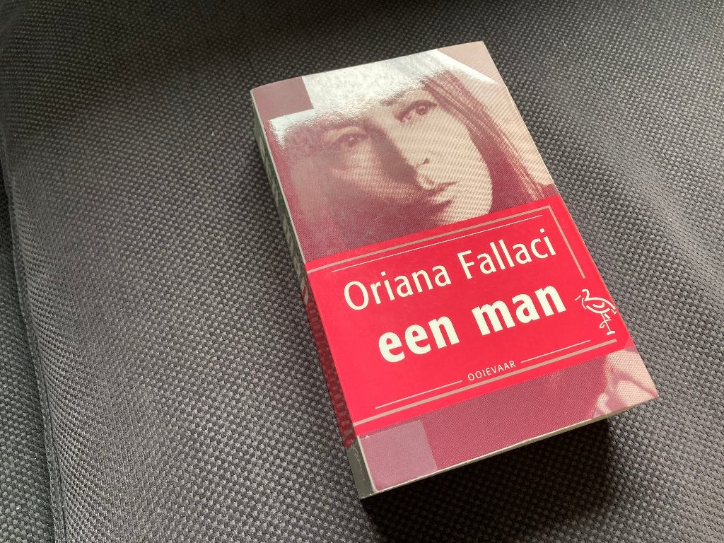 📕 een man - Oriana Fallaci, Ophalen of Verzenden, Gelezen