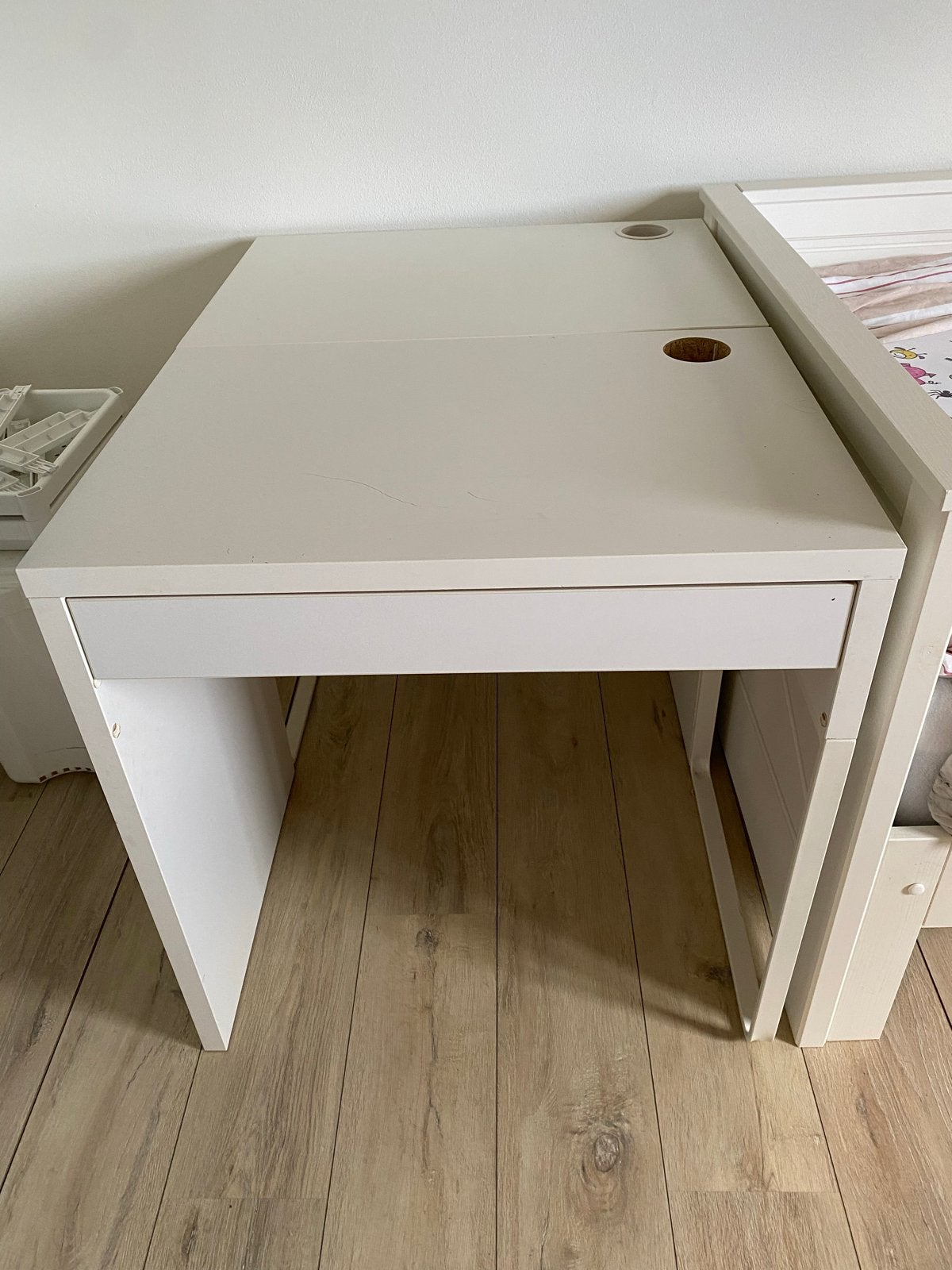 2x IKEA Micke bureau wit met lade - Compact en functioneel, Ophalen, Gebruikt, Met lades, IKEA