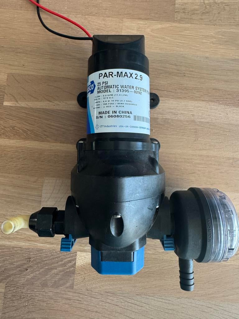Jabsco Par-Max 2.9 12V automatische waterpomp, Ophalen of Verzenden, Gebruikt, Kombuis en Sanitair