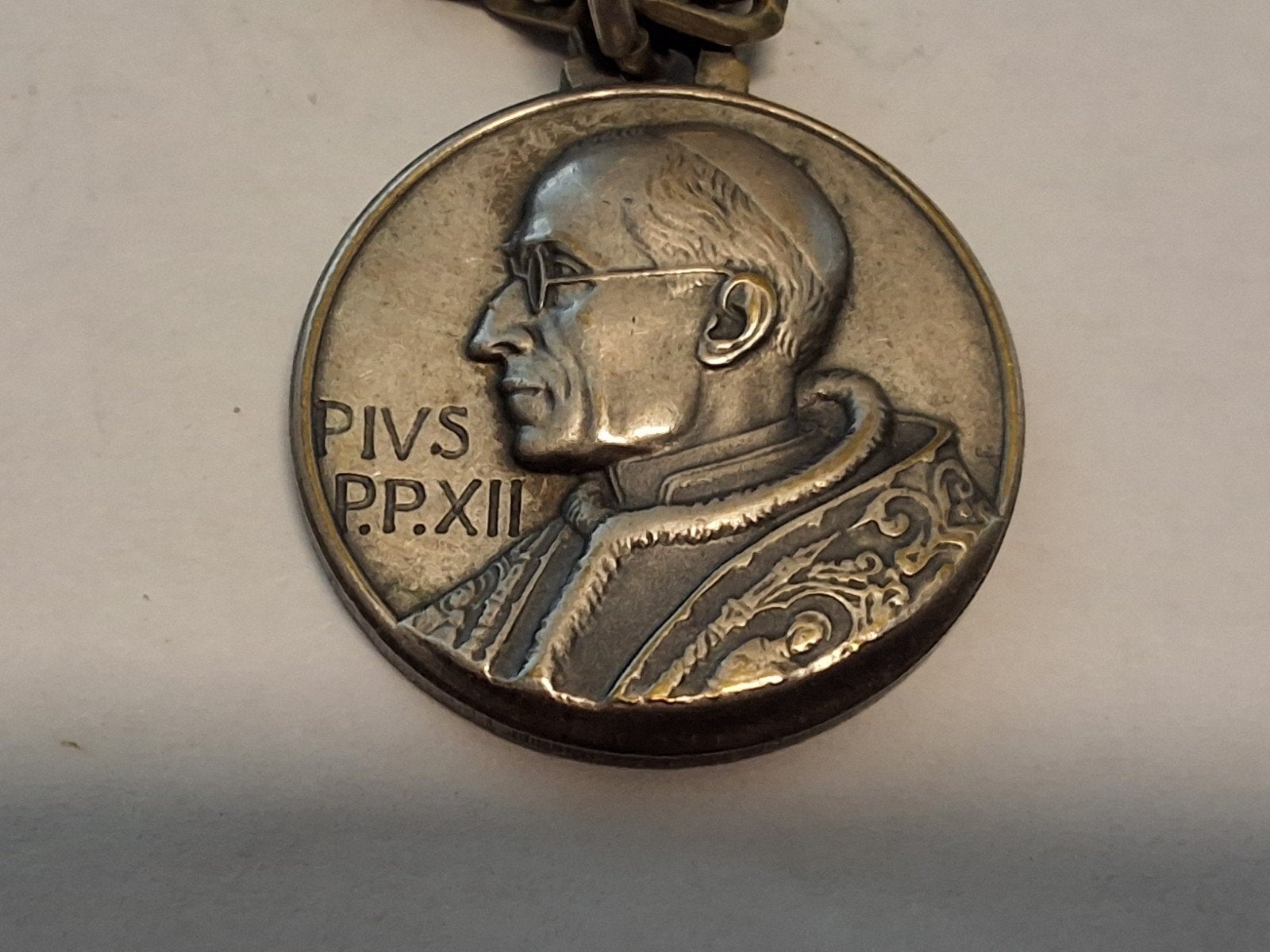 1950 Paus Pius XII Jubileumjaar Heilige Deur Medaille, Ophalen of Verzenden, Gebruikt, Sieraad, Christendom | Katholiek