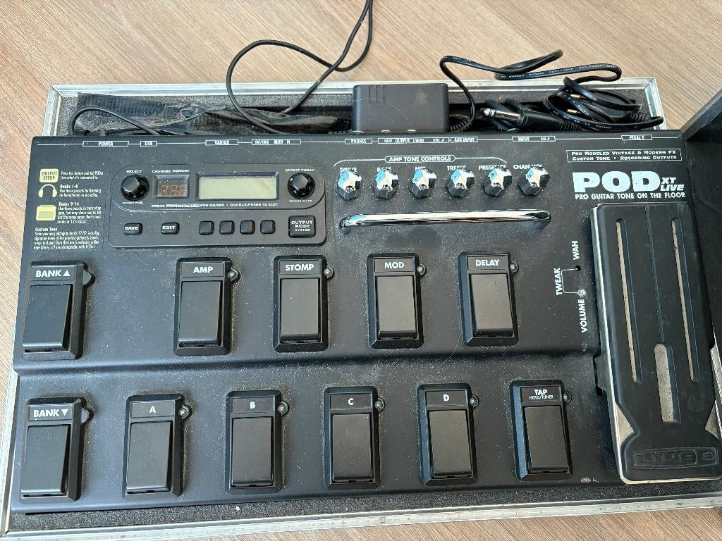 Line6 Pod XT Live - multi-effect pedal - inclusief koffer, Ophalen, Zo goed als nieuw, Multi-effect