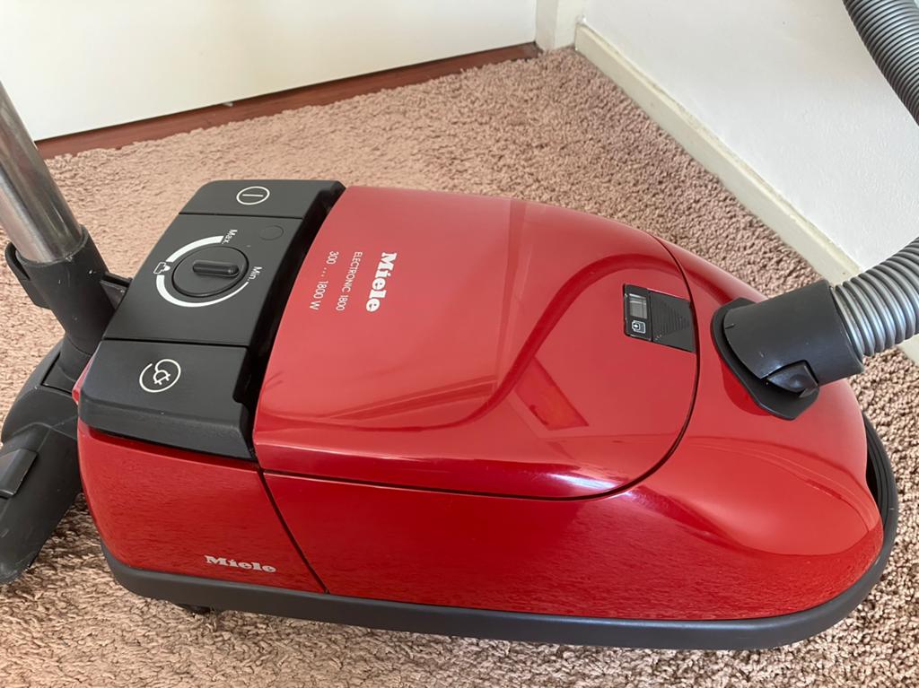 Miele stofzuiger 1800 W, Witgoed en Apparatuur, Stofzuigers, Ophalen, Zo goed als nieuw, 1600 tot 2000 watt, Miele