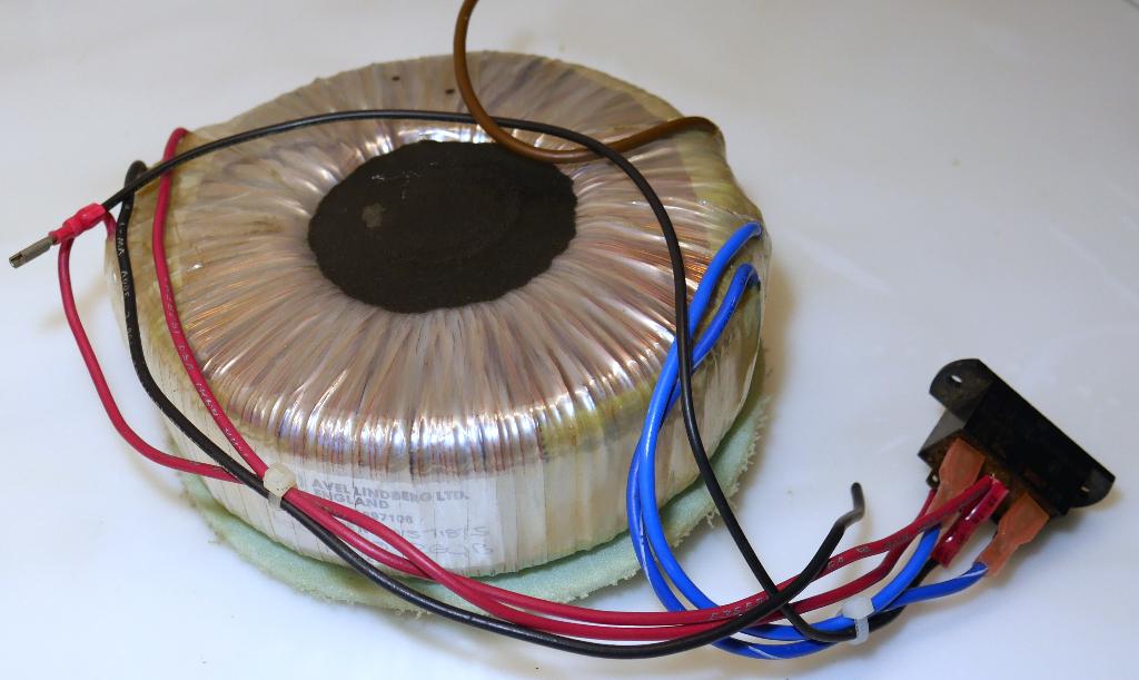 Trafo 230V- 2 x 12 Volt, Ophalen of Verzenden, Gebruikt