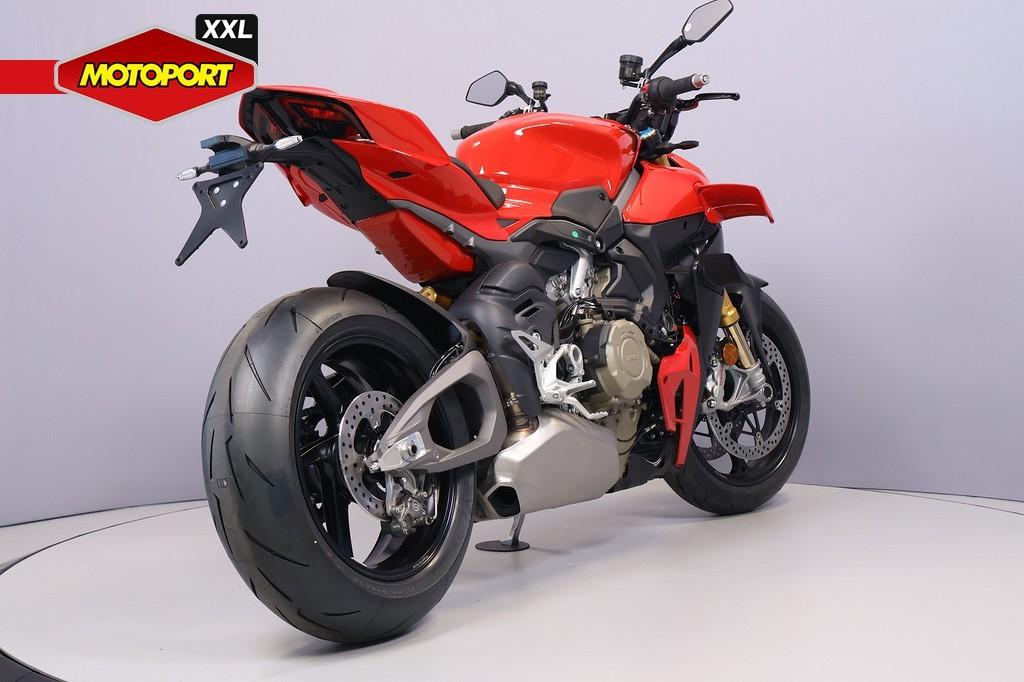 Ducati Streetfighter V4 S, Bedrijf, Naked bike