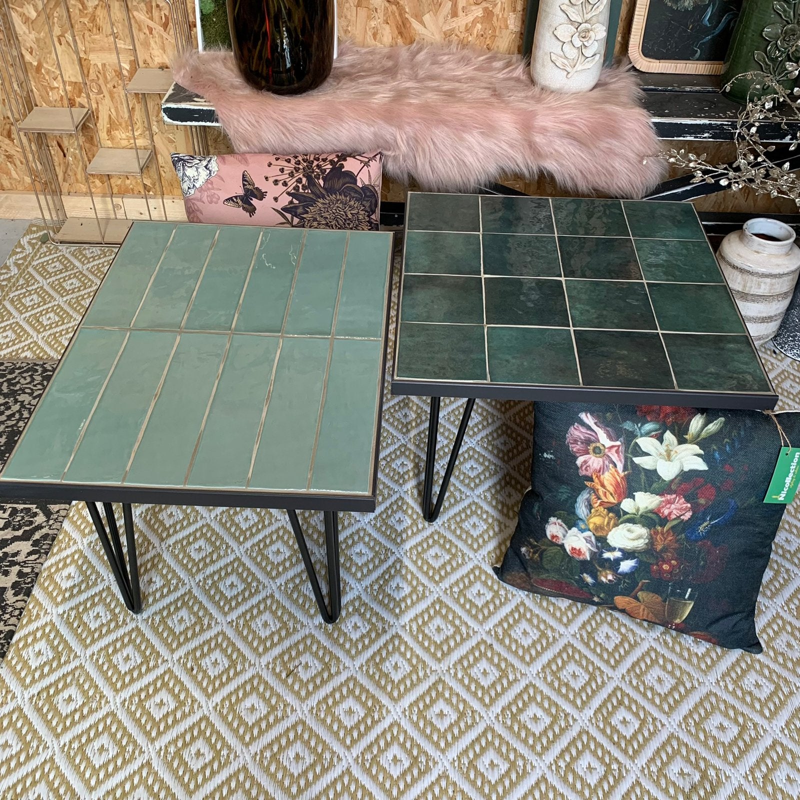 Prachtige salon/bijzettafeltjes met groene tegeltjes, Ophalen, Nieuw, Rond, 50 tot 100 cm