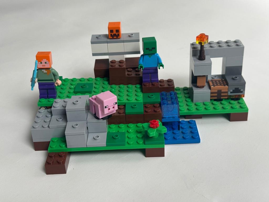LEGO Minecraft set met figuren en accessoires, Kinderen en Baby's, Speelgoed | Duplo en Lego, Inclusief minifiguren, Gebruikt