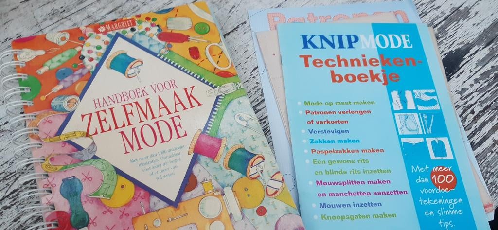 KNIP Handboek voor zelfmaakmode Onmisbaar voor iedereen, Ophalen of Verzenden, Gebruikt, Vrouw, Knipmode