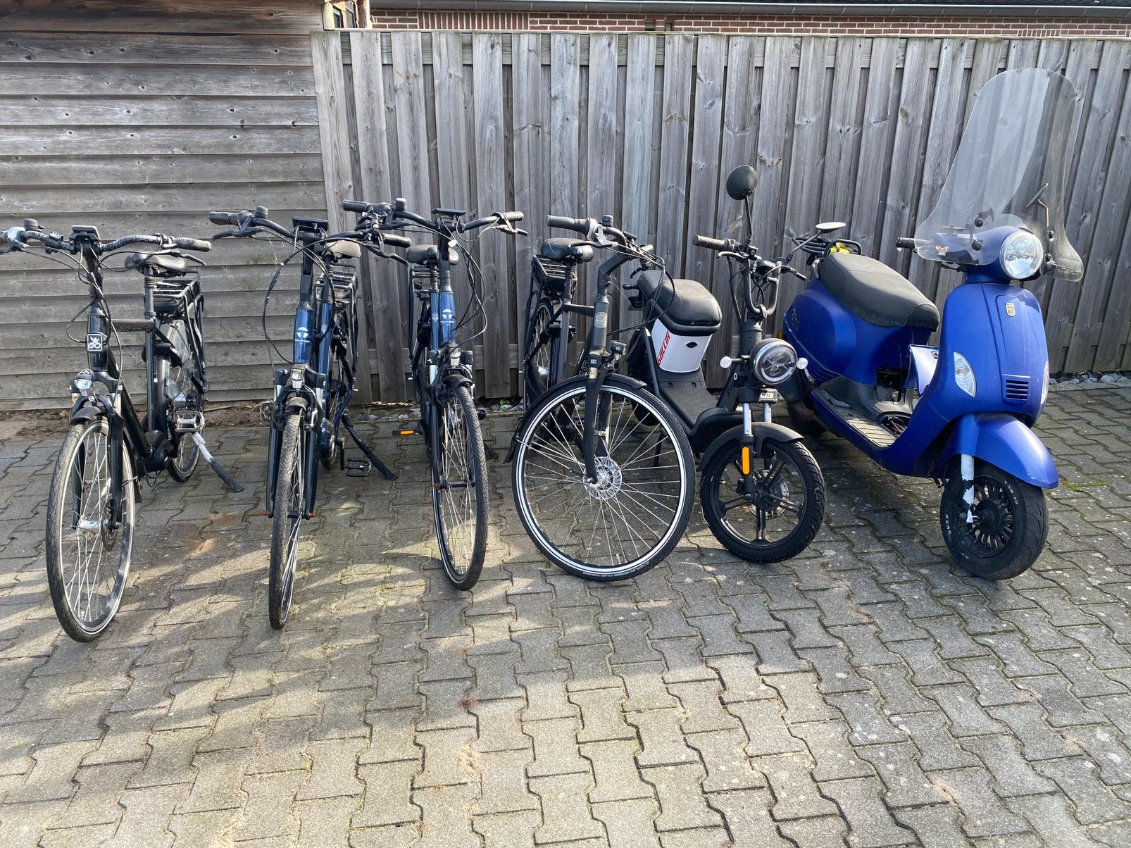 Te koop elektrische fietsen + snorfiets, Ophalen, Gebruikt