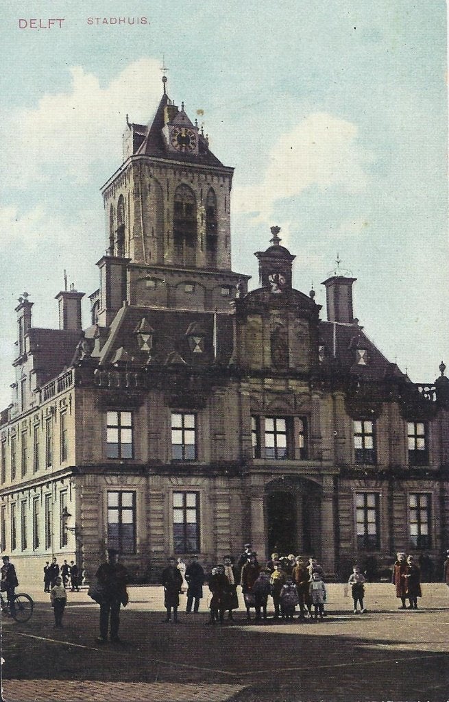 Delft Stadhuis Oude Ongelopen Ansichtkaart ( 8713 ), Ophalen of Verzenden, 1940 tot 1960, Ongelopen, Zuid-Holland