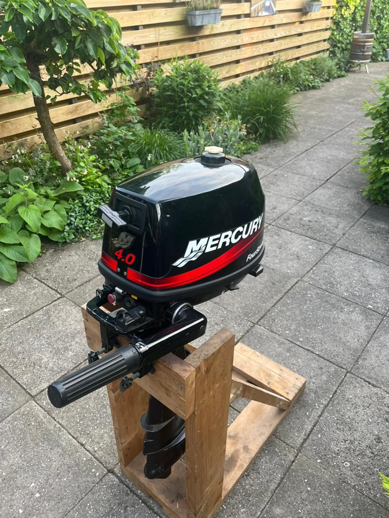 Mercury 4 PK 4-takt buitenboordmotor + bok – nette staat, Ophalen, Zo goed als nieuw, Benzine, Minder dan 5 pk