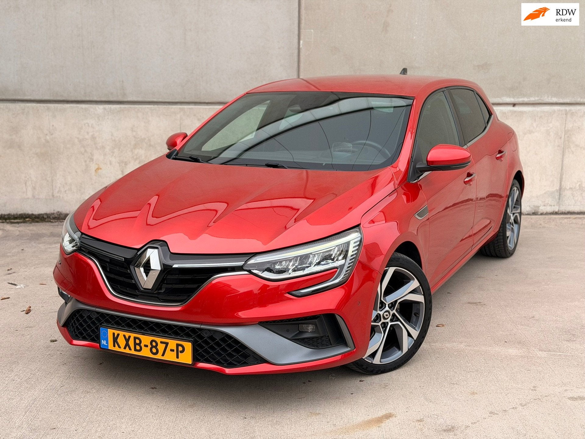 Renault Mégane 1.6 E-Tech R.S. Line 18'' Virtual HUD Camera, Dealer onderhouden, Gebruikt, 4 cilinders, 1505 kg