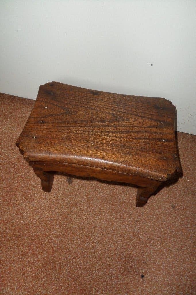 Klein, rustiek houten krukje of voetenbankje - UK - 19e eeuw, Ophalen, Zo goed als nieuw, Hout
