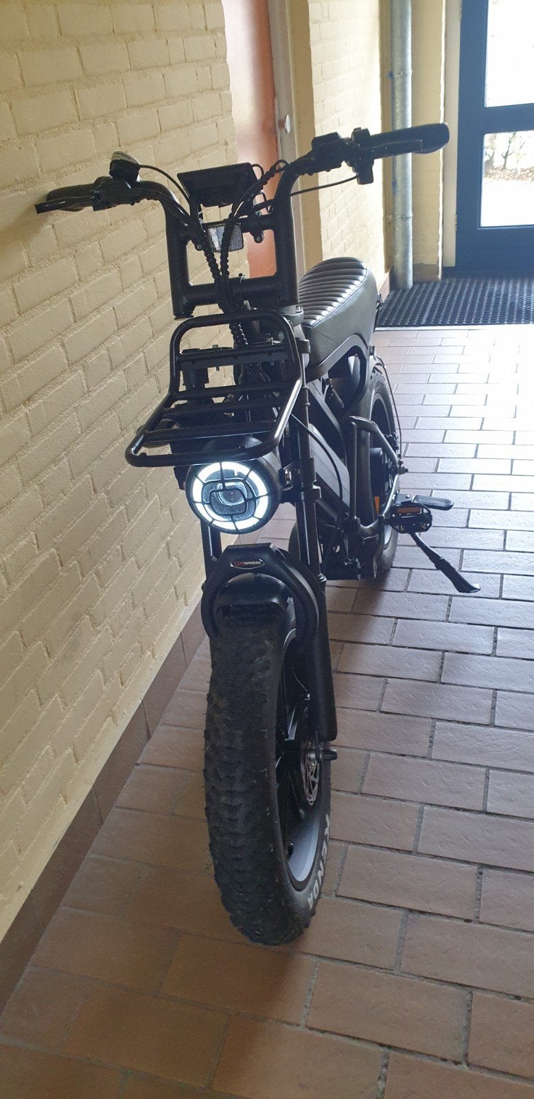 Stoere Fatbike E-bike met dikke banden en voorrek, Fietsen en Brommers, Elektrische fietsen, Overige merken, Ophalen of Verzenden