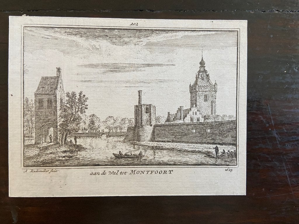 Montfoort de Wal tot  een koper-gravure ca. 1730., Antiek en Kunst, Kunst | Etsen en Gravures, Stadsgezicht, Ophalen of Verzenden