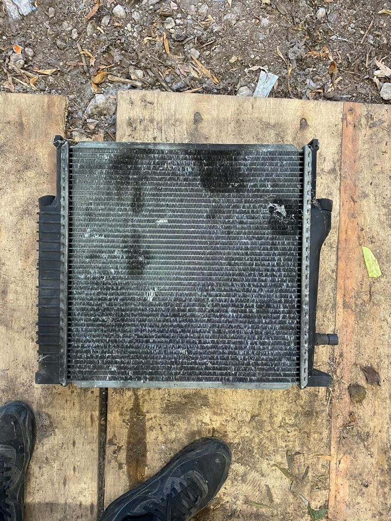 Bmw e30 radiateur  320i 323i 325i 327i, Ophalen of Verzenden