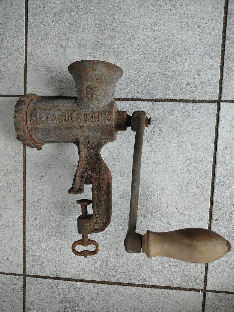 ouderwetse worstmolen, Huis en Inrichting, Ophalen of Verzenden, Gebruikt, Metaal