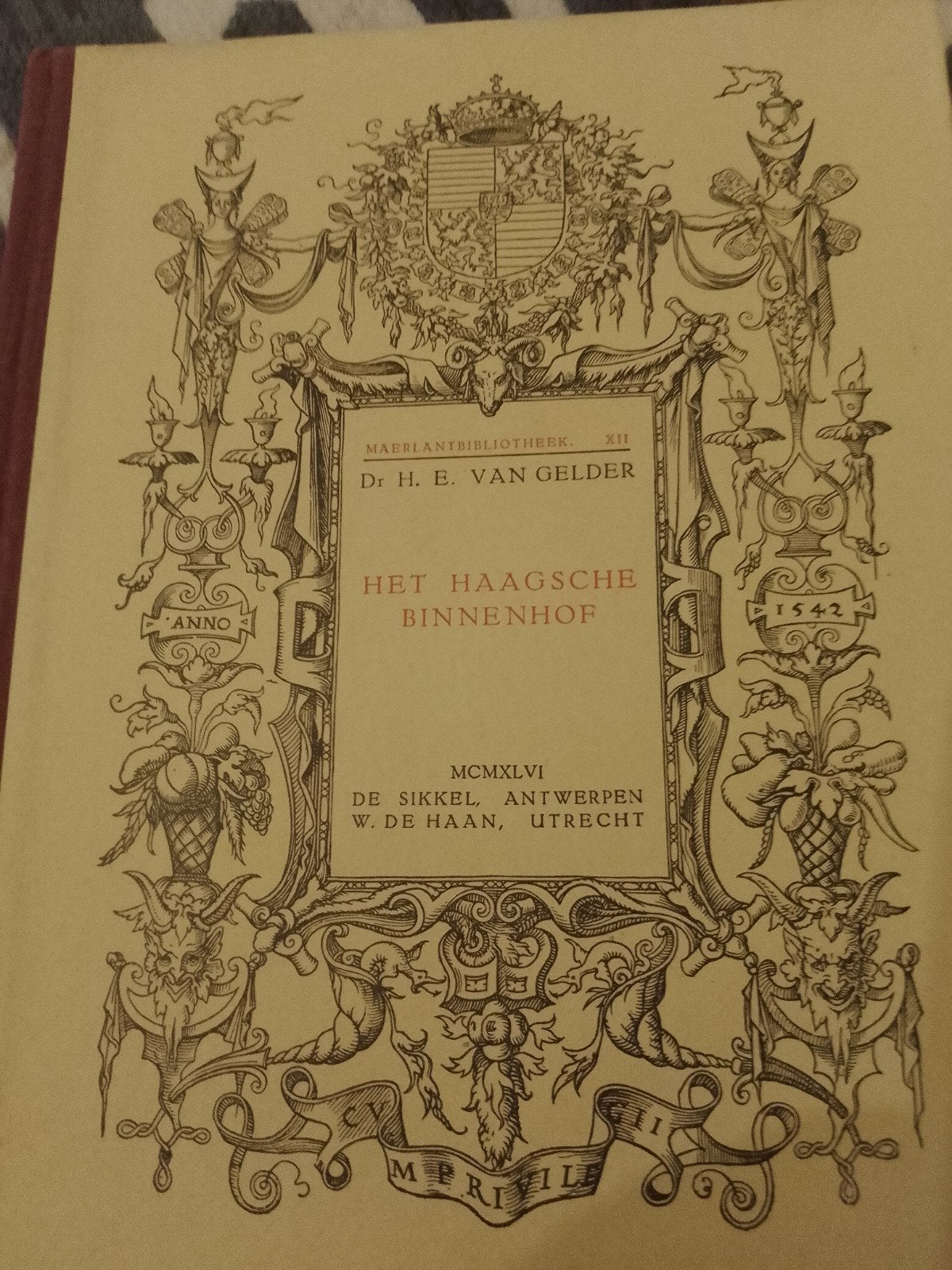 Het Haagsche Binnenhof - Dr. H.E. van Gelder (1946), Boeken, Ophalen, 20e eeuw of later, Zo goed als nieuw, Dr. H.E. van Gelder