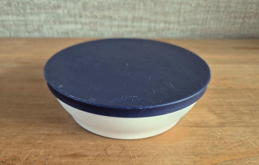 Tupperware Japans schaaltje 520ML Wit met blauw deksel, Schaal, Blauw, Zo goed als nieuw, Met deksel