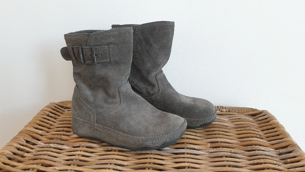 Fitflop Laarzen Superboots Suède Grijs maat 39, Kleding | Dames, Schoenen, Lage of Enkellaarzen, Ophalen of Verzenden, Zo goed als nieuw