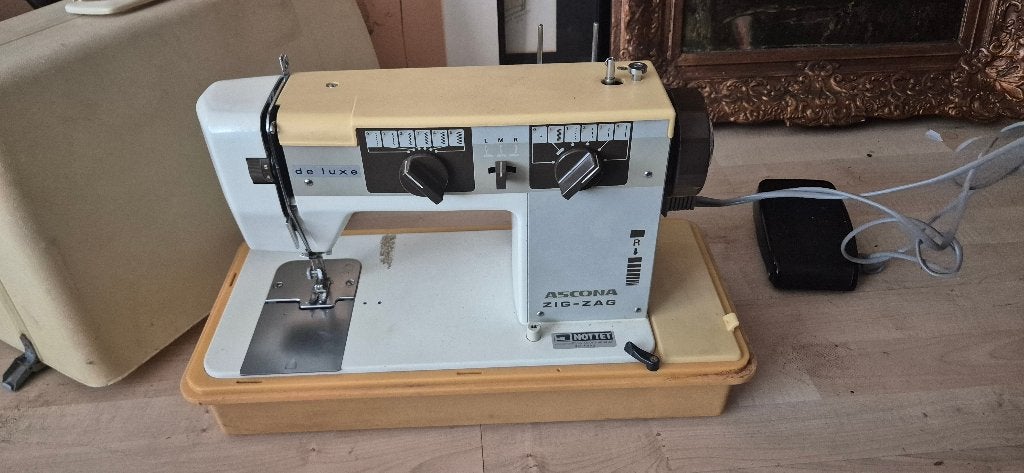 Nottet Ascona de luxe zig zag naaimachine met pedaal, Ophalen of Verzenden, Gebruikt, Naaimachine, Overige merken